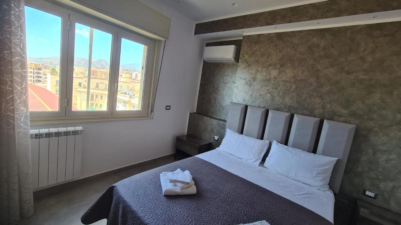 Bed and Breakfast Casa Veneziano Мессина Экстерьер фото